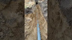 соединение ёмкости септика с трубой. Канализация загородного дома.