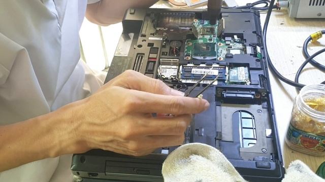 Hp Elitebook 8560p - không nguồn không hình, kích nguồn không thấy gì. смотреть онлайн