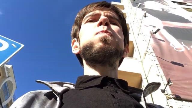 вечер пятницы по элите. По центру города с водой Эвиан смотреть онлайн