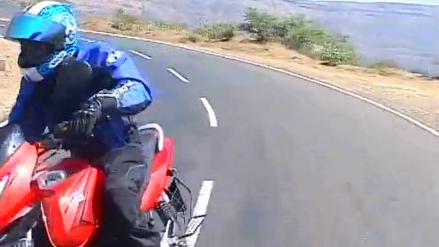Suzuki GS150R Road Test