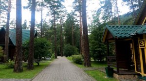 Территория отеля Кедровый остров Горный Алтай август 2023г.