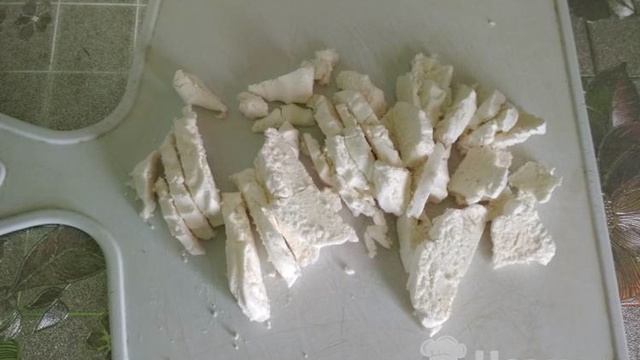 Десерт из фруктов и йогурта с зефиром