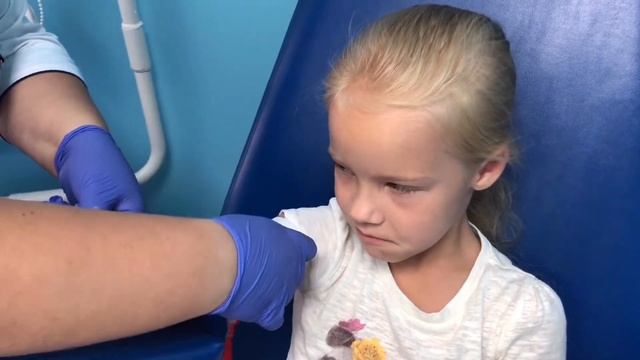 ШОК | СУПЕР СОНЯ СДАЕТ КРОВЬ ИЗ ВЕНЫ В СИНЕВО смотреть онлайн