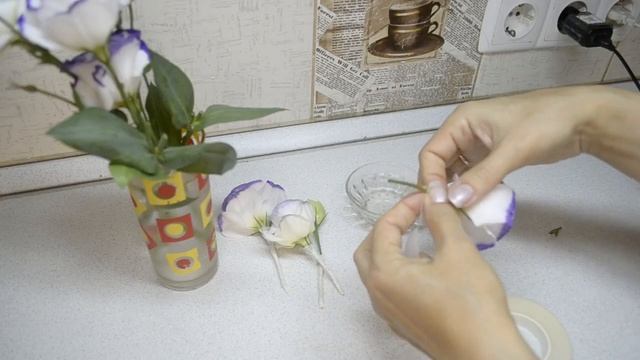 Украшаем торт живыми цветами