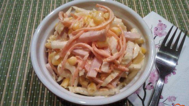 Салат из пекинской капусты с ветчиной и морковью по-корейски