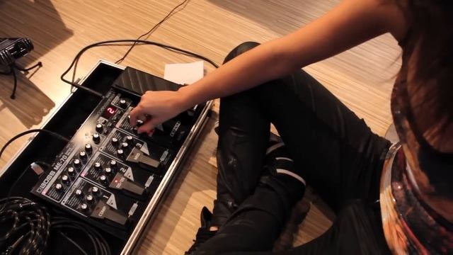 Juliana Vieira e BOSS ME-70 смотреть онлайн