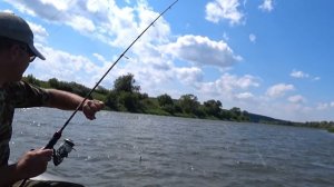 Это жесть. Щука поймала рыбака 22.30. Рыбалка на Оке.