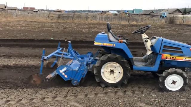 Исеки ту130 в поле с фрезой смотреть онлайн