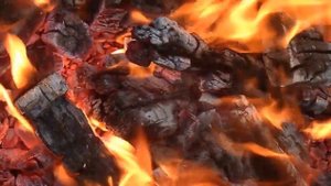 Огонь и пламя. Горят дрова в мангале (часть 2) Дрова догорают.