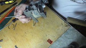 Вольво хс90 Заклинил замок зажигания?смотри как починить.8 626 324
