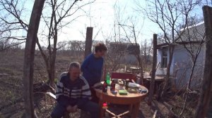 ВЫЖИВАНИЕ БОМЖА В РОССИИ/СЕМЕЙНАЯ ПАРА «БОМЖЕЙ» ОБОСНОВАЛИСЬ В ДАЧНОМ ДОМИКЕ/ЖИЗНЬ БОМЖЕЙ