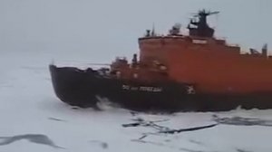 Гордое Приветствие по-русски_ _атомный ледокол, прошел впритирку к иностранцам под марш Славянки_