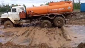 Бензовоз на лежнёвке