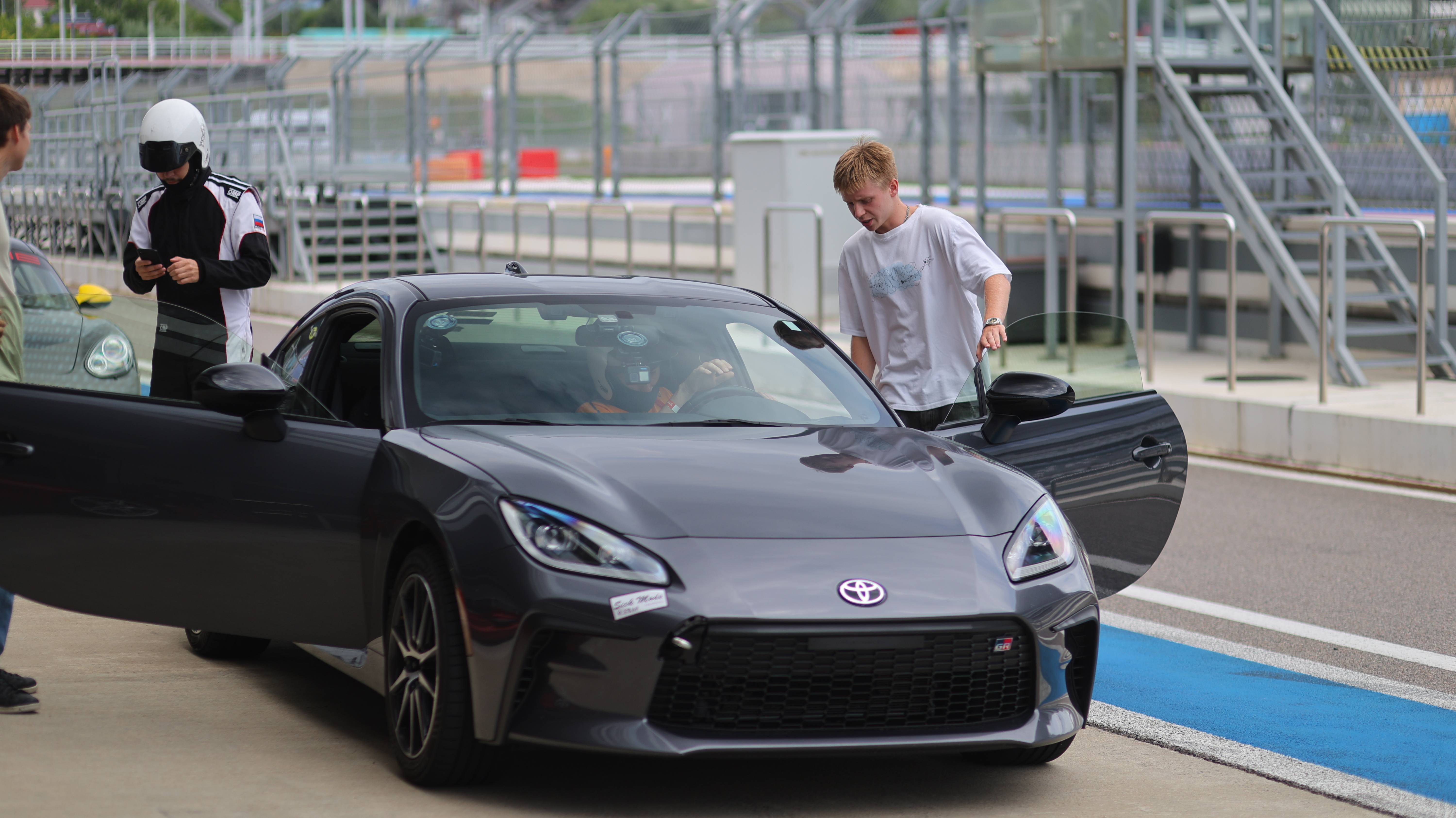 Сириус Автодром. Toyota GR86. смотреть онлайн