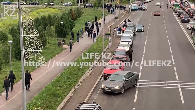 НА АЛМАТЫ АРЕНА РАЗОГНАЛИ ТЫСЯЧУ СТОРОННИКОВ РИНАТА ЗАИТОВА