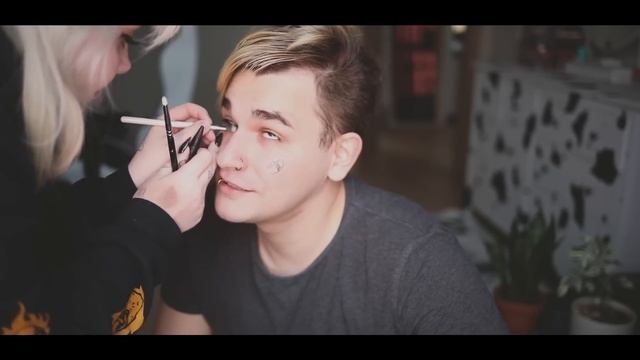 Делаю из Юлика эмо