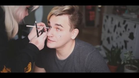 Делаю из Юлика эмо