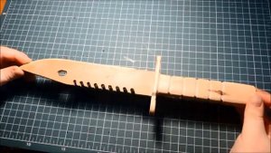 Штык - нож М9 из фанеры.