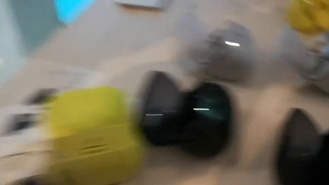 Sony WF-SP900 True Wireless waterproof headphones with 4GB storage смотреть онлайн