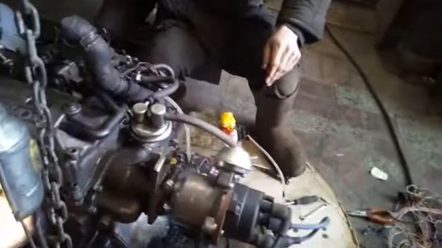 Первый пуск двс Матиза на самодельном трамблере вместо инжектора. смотреть онлайн