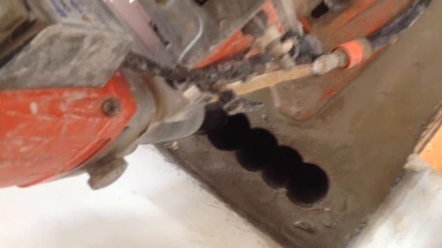 kvsbur.ru Алмазное бурение отверстий установкой Husqvarna DMS 240 во Всеволожске. смотреть онлайн