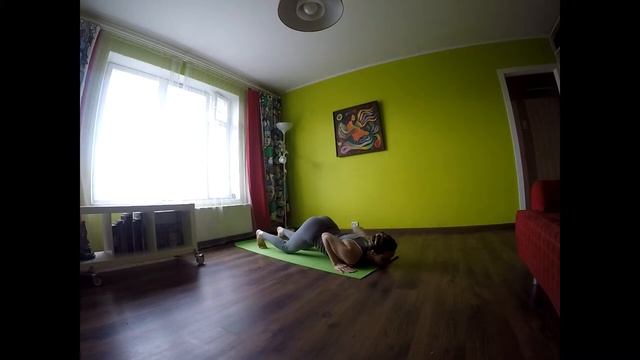 Сурья Намаскар (Приветствие солнцу) смотреть онлайн