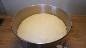 Дрожжевые пирожки с мясным фаршем в духовке