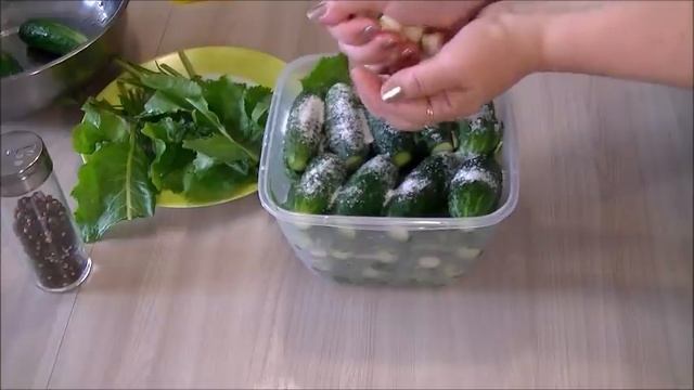 Малосольные огурцы(два способа)