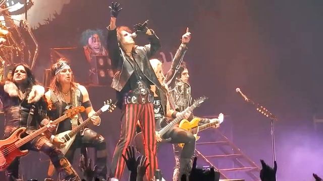 Alice Cooper-"Poison" @ Xcel Energy Center, 08/05/2015 смотреть онлайн