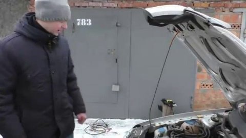 как правильно прикурить автомобиль от другого автомобиля