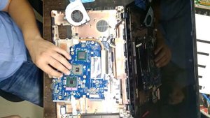 Acer aspire 5336 разборка ноутбука, чистка, замена термопасты, сборка.