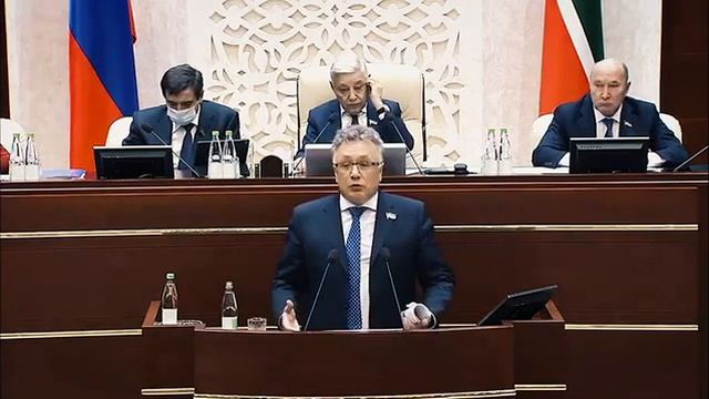 Депутат Ильшат Аминов о важности Конституции Республики Татарстан смотреть онлайн