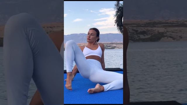 Yoga stretch training Gymnastics and Contortion tutorial Stretch Middle Splits #short #shorts