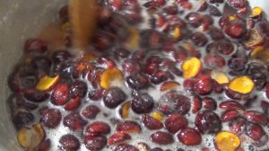 Вкусное варенье из алычи без косточек.