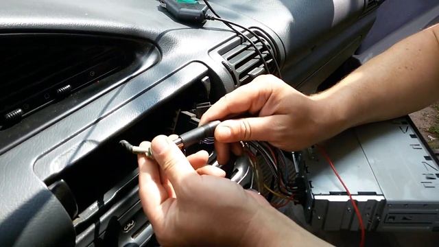 Качественный антенный усилитель для  автомагнитолы