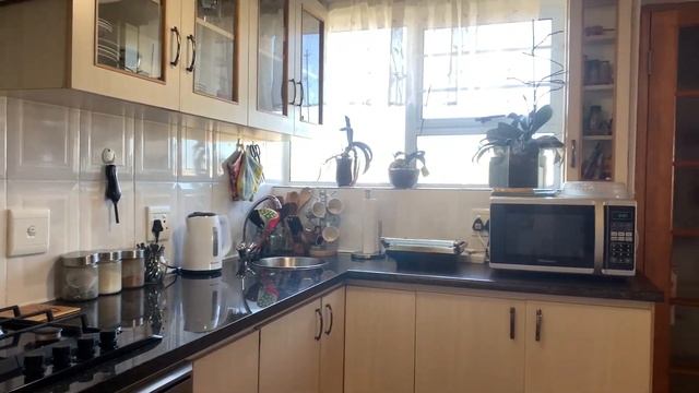 44 Babiana | Country Club смотреть онлайн