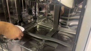 Как ЗАСЫПАТЬ СОЛЬ в посудомоечную машину | Сколько нужно сыпать и когда