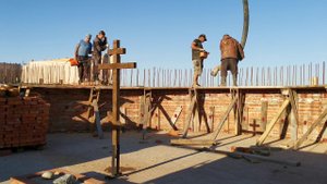 2.10.2019г. Первый этап бетонирования стен храма свт Николая Чудотворца. Алтарная часть.