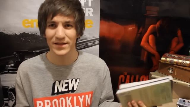 ЧТО В МОЕМ РЮКЗАКЕ??! книжный рюкзак смотреть онлайн