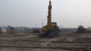 Демонстрация работы экскаватора SHANTUI SE210