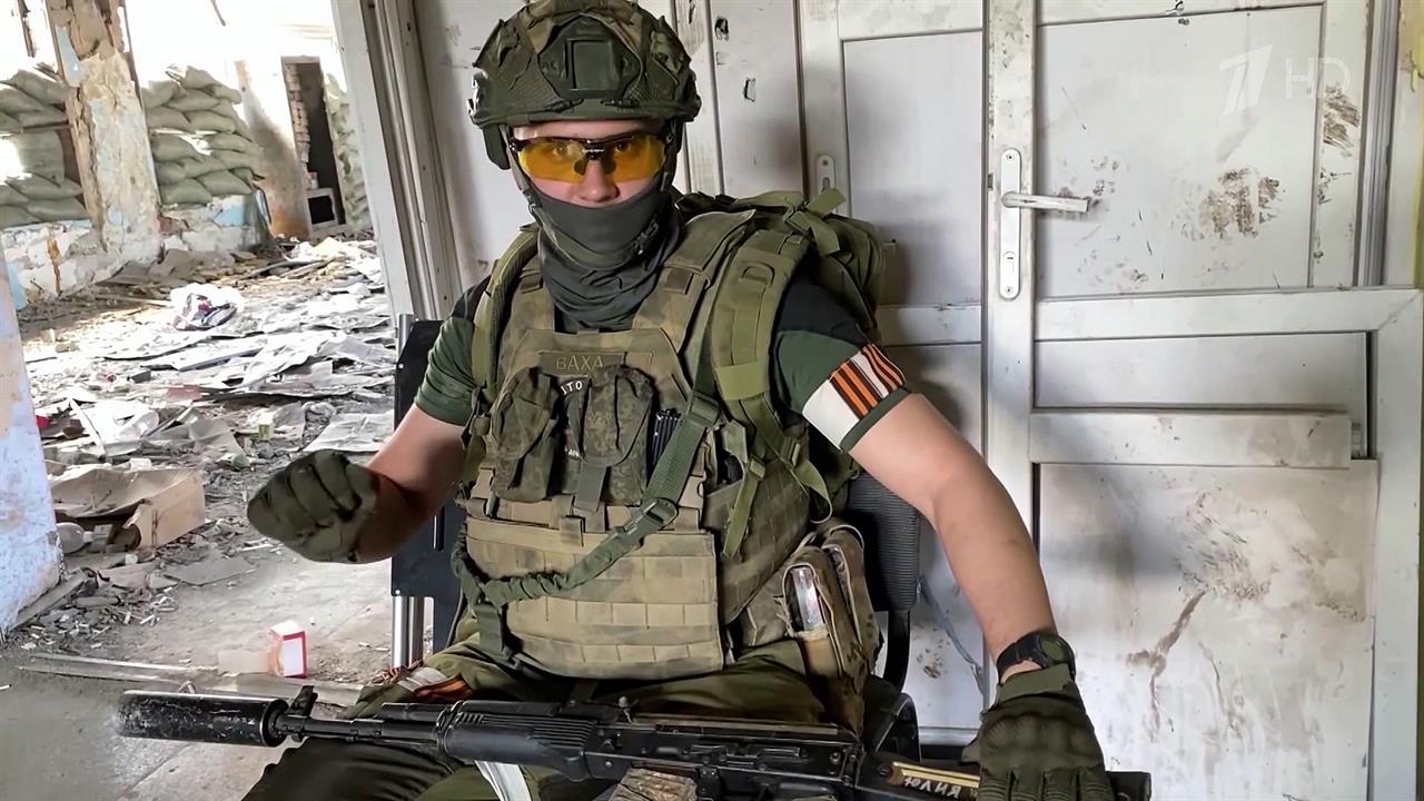 Съемочная группа Первого канала увидела работу подразделений Минобороны под Марьинкой