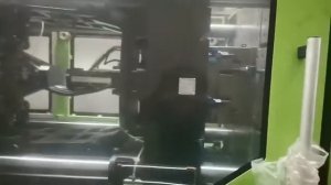 Производство дюбелей из пластика на термопластавтомате YIZUMI