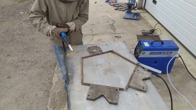 OVERMAN работает! сварка колосника. смотреть онлайн