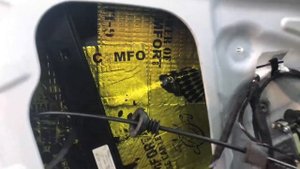 Октавия шумка дверей. Закрываем дверь, хлопок от которой Шкода стал еще более элегантным