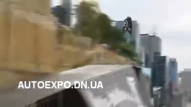 Мировой рекорд полета на Harley-Davidson смотреть онлайн