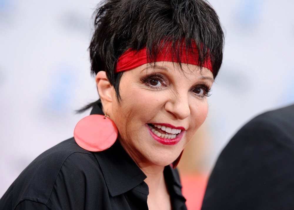 Лайза минелли. Лайза Миннелли. Лайза Минелли певица. Liza Minnelli 2021. Лайза Минелли 2021.