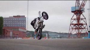 Тренировка по стантрайдингу на мотардах