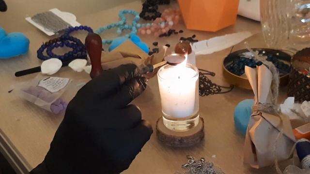 Запаковка посылок. Сургуч