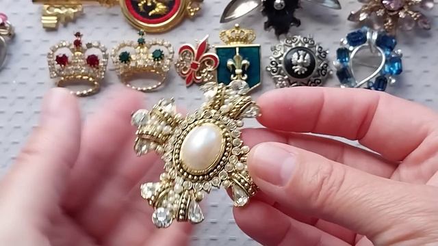 335. Винтажная геральдика,мальтийские кресты,безель и другие украшения.Коро,Моне,Крамер,Джоан Ривер смотреть онлайн