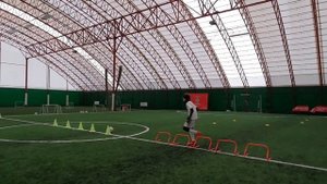 Развитие специальной выносливости в футболе за счёт длинной и интенсивной работы с мячом.